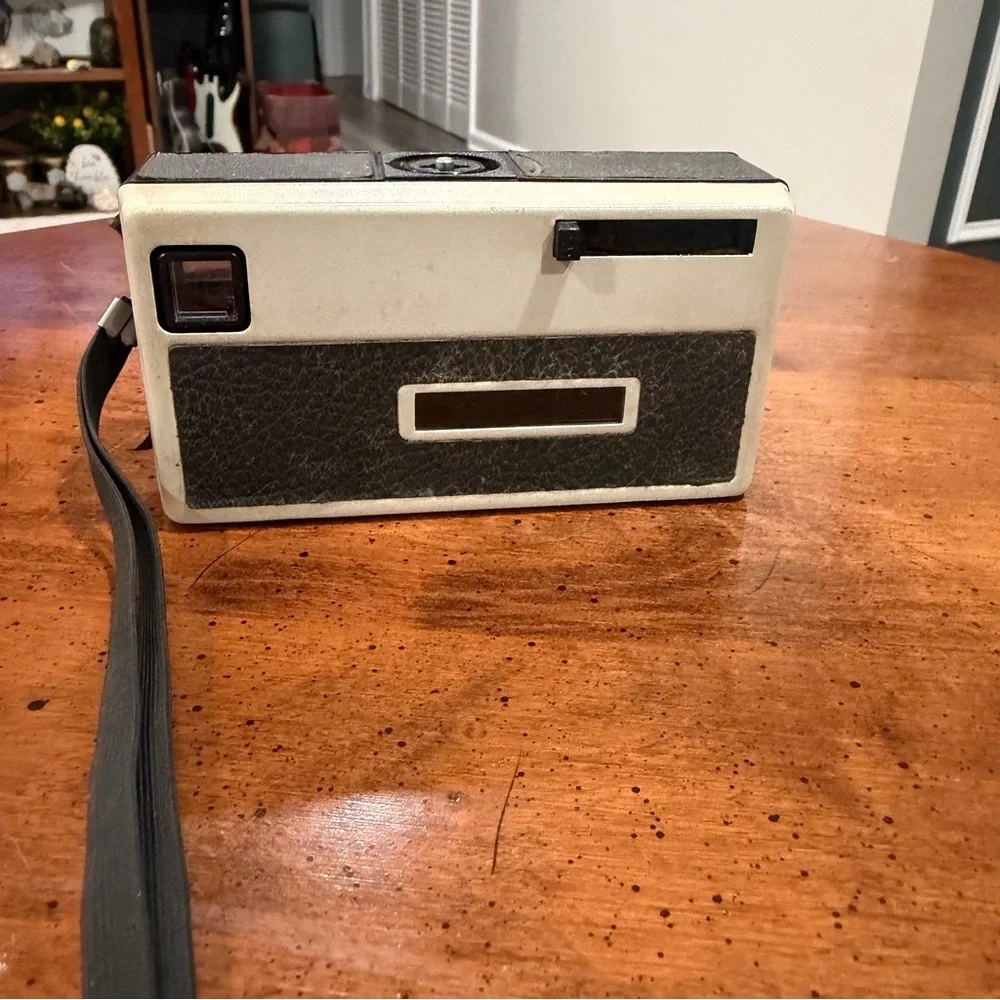 Kodak Instamatic 324 Film Camera Black Silver White - Untested - Picture 3 of 5